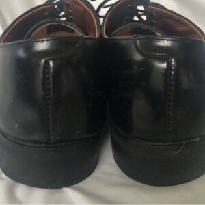Men's leather dress shoes